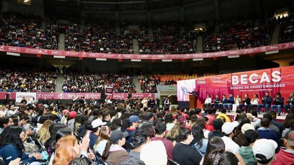 Entrega de Becas Sonora de Oportunidades a Universitarios